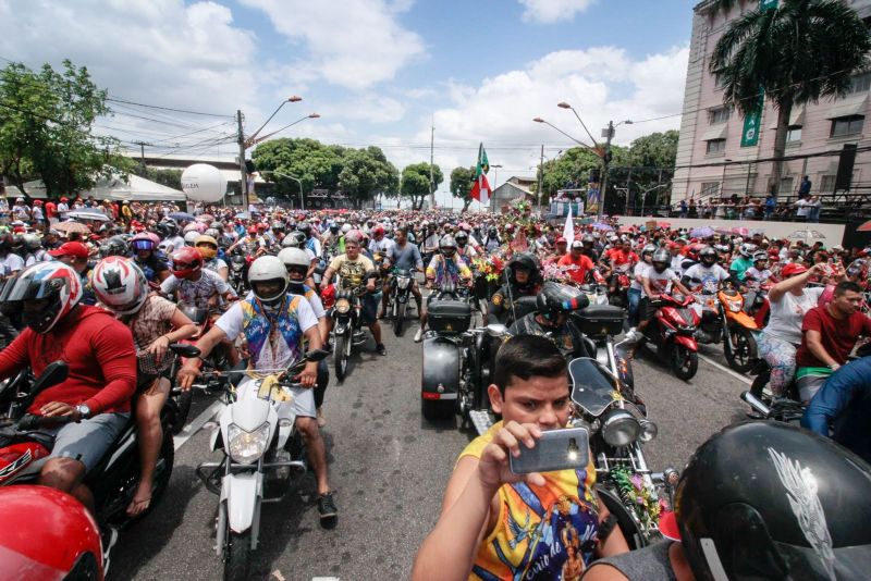 Moto Romaria Círio  2019 <div class='credito_fotos'>Foto: Ricardo Amanajás / Ag. Pará   |   <a href='/midias/2019/originais/5567_ae2e4ee1-a746-64ce-cf8e-6ed74f4b5d13.jpg' download><i class='fa-solid fa-download'></i> Download</a></div>