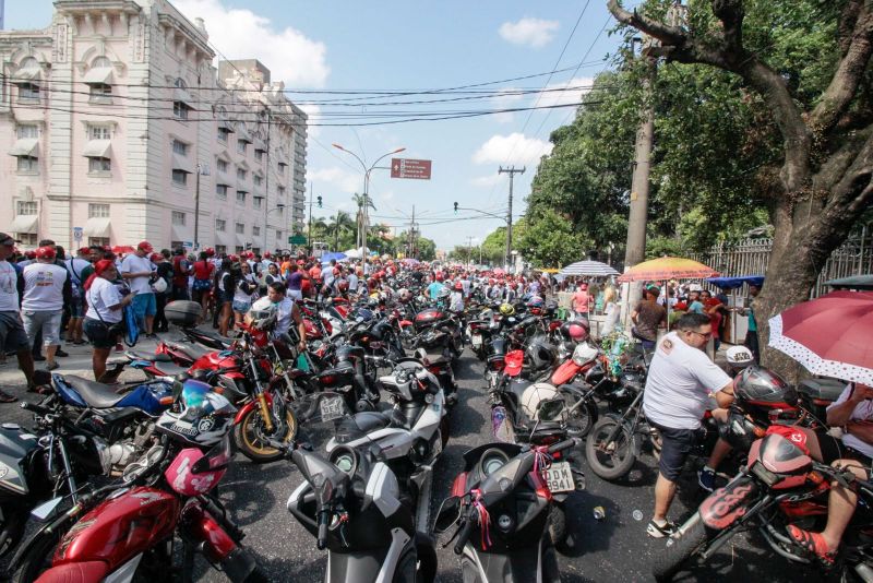 Moto Romaria Círio  2019 <div class='credito_fotos'>Foto: Ricardo Amanajás / Ag. Pará   |   <a href='/midias/2019/originais/5567_e8b9d617-47ff-f086-f965-ded66493d9aa.jpg' download><i class='fa-solid fa-download'></i> Download</a></div>