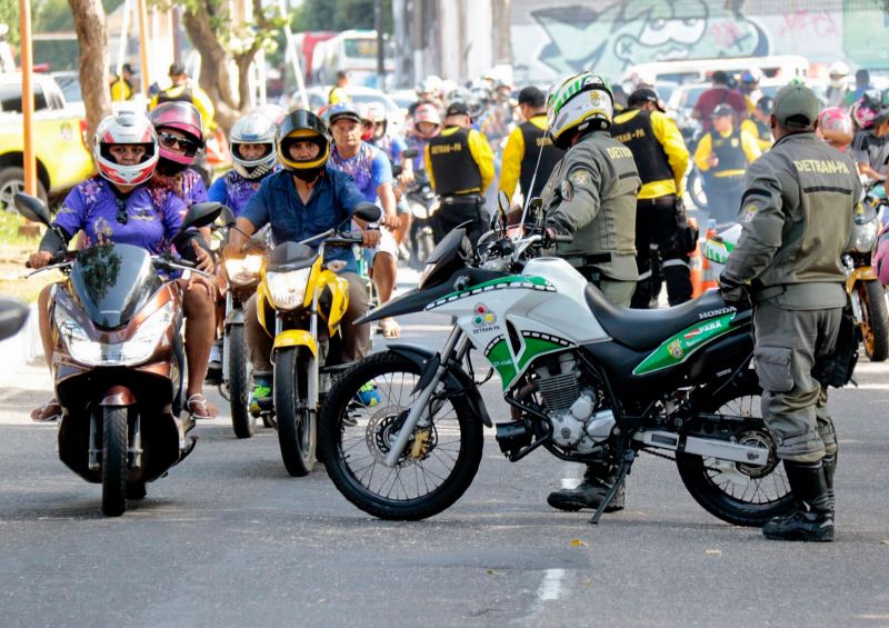 Fiscalização Trânsito <div class='credito_fotos'>Foto: Ricardo Amanajás / Ag. Pará   |   <a href='/midias/2019/originais/5569_39d680ab-6c8a-6568-55dd-aa5c912c8e00.jpg' download><i class='fa-solid fa-download'></i> Download</a></div>
