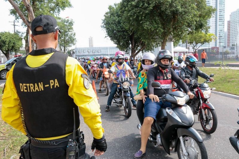 Fiscalização Trânsito <div class='credito_fotos'>Foto: Ricardo Amanajás / Ag. Pará   |   <a href='/midias/2019/originais/5569_4480ac9c-f4e8-c3fc-2109-112423edff26.jpg' download><i class='fa-solid fa-download'></i> Download</a></div>