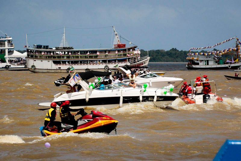 Encerramento Romaria Fluvial - Escadinha <div class='credito_fotos'>Foto: Ricardo Amanajás / Ag. Pará   |   <a href='/midias/2019/originais/5570_5d146e5c-ddf1-ab30-1154-d3ada0336154.jpg' download><i class='fa-solid fa-download'></i> Download</a></div>