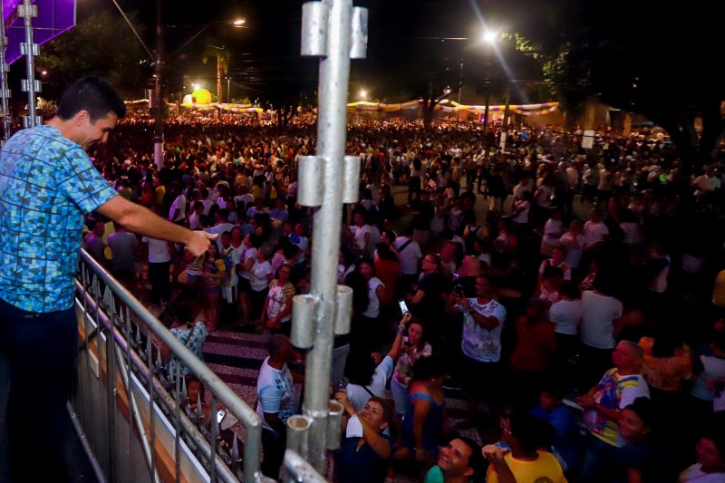 Governador participa do traslado de Nossa Senhora de Nazaré. <div class='credito_fotos'>Foto: Marco Santos / Ag. Pará   |   <a href='/midias/2019/originais/5574_3f91da67-30ae-8037-85d6-e48105401882.jpg' download><i class='fa-solid fa-download'></i> Download</a></div>