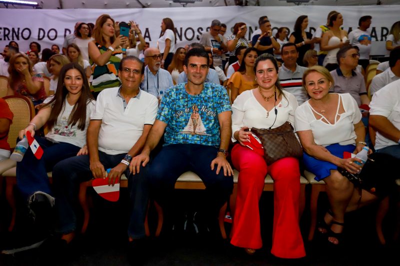 Governador participa do traslado de Nossa Senhora de Nazaré. <div class='credito_fotos'>Foto: Marco Santos / Ag. Pará   |   <a href='/midias/2019/originais/5574_7403a229-7e9a-4c1d-db33-f04e1ab3c6f2.jpg' download><i class='fa-solid fa-download'></i> Download</a></div>
