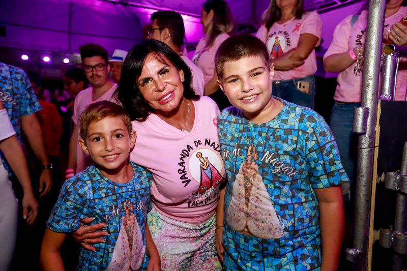 Governador participa do traslado de Nossa Senhora de Nazaré. <div class='credito_fotos'>Foto: Marco Santos / Ag. Pará   |   <a href='/midias/2019/originais/5574_aeca0c65-d1ae-91c5-832b-6706420d588d.jpg' download><i class='fa-solid fa-download'></i> Download</a></div>