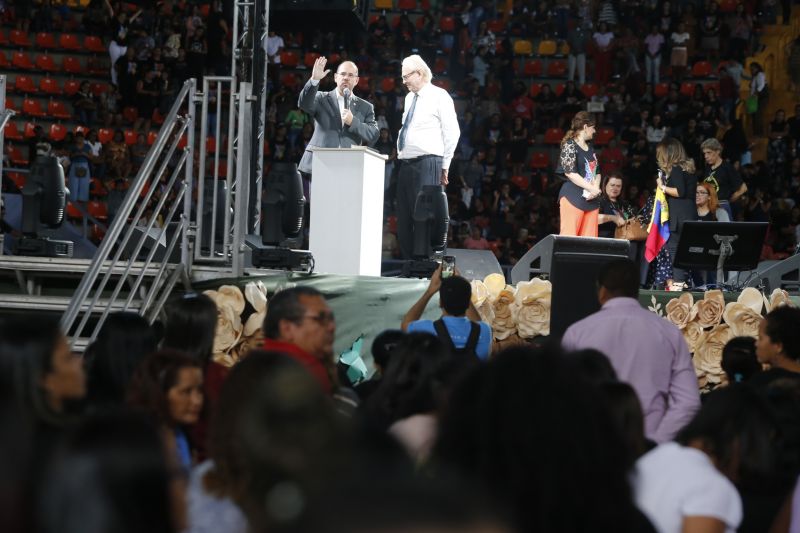 Evento realizado pela IEQ - Pará, conta com presença de líderes políticos e Pregadores no Mangueirinho. <div class='credito_fotos'>Foto: Marcelo Seabra / Ag. Pará   |   <a href='/midias/2019/originais/5581_3f116295-f3c7-aa91-6921-5f3a4124e886.jpg' download><i class='fa-solid fa-download'></i> Download</a></div>