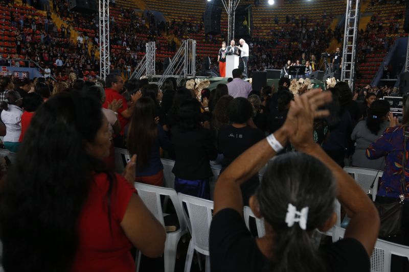 Evento realizado pela IEQ - Pará, conta com presença de líderes políticos e Pregadores no Mangueirinho. <div class='credito_fotos'>Foto: Marcelo Seabra / Ag. Pará   |   <a href='/midias/2019/originais/5581_6a4143b0-6212-1e19-69bc-ab71f67a3b56.jpg' download><i class='fa-solid fa-download'></i> Download</a></div>
