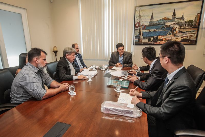 Reuniao com Chineses. Maiores Produtores de Energia Eletrica. <div class='credito_fotos'>Foto: Jader Paes / Agência Pará   |   <a href='/midias/2019/originais/5590_370b16f0-7d99-22b0-5eb4-dd8c9a21e270.jpg' download><i class='fa-solid fa-download'></i> Download</a></div>