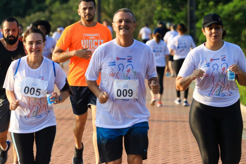 Entre as atividades realizadas em comemoração ao Dia do Servidor Público, o Governo do Pará promoveu, neste sábado (26), o evento esportivo, premiando os melhores colocados
Na foto: <div class='credito_fotos'>Foto: Jader Paes / Agência Pará   |   <a href='/midias/2019/originais/5600_5b8cca90-7117-f03d-66e7-9c978c66cd18.jpg' download><i class='fa-solid fa-download'></i> Download</a></div>