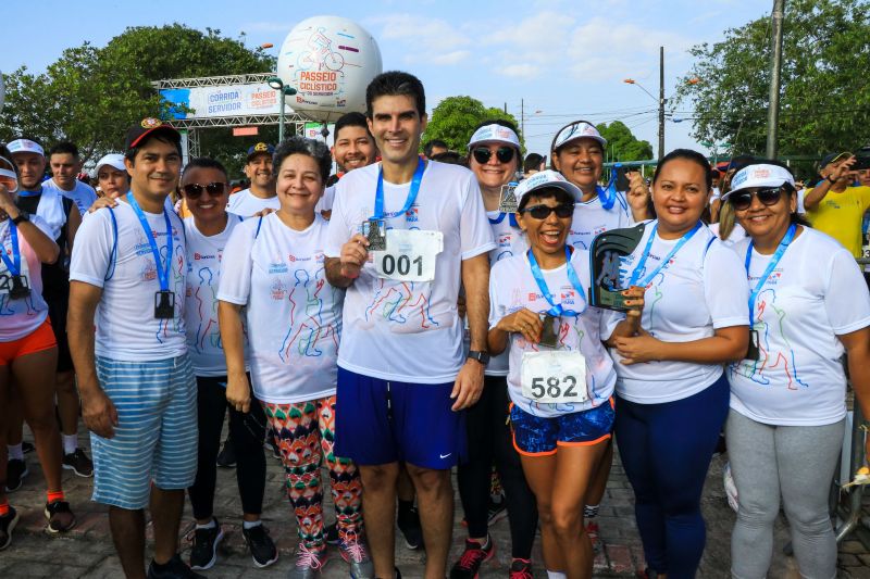 Entre as atividades realizadas em comemoração ao Dia do Servidor Público, o Governo do Pará promoveu, neste sábado (26), o evento esportivo, premiando os melhores colocados
Na foto: <div class='credito_fotos'>Foto: Jader Paes / Agência Pará   |   <a href='/midias/2019/originais/5600_bee3c08a-50ae-bc3c-bce5-6fbfc654d1f5.jpg' download><i class='fa-solid fa-download'></i> Download</a></div>