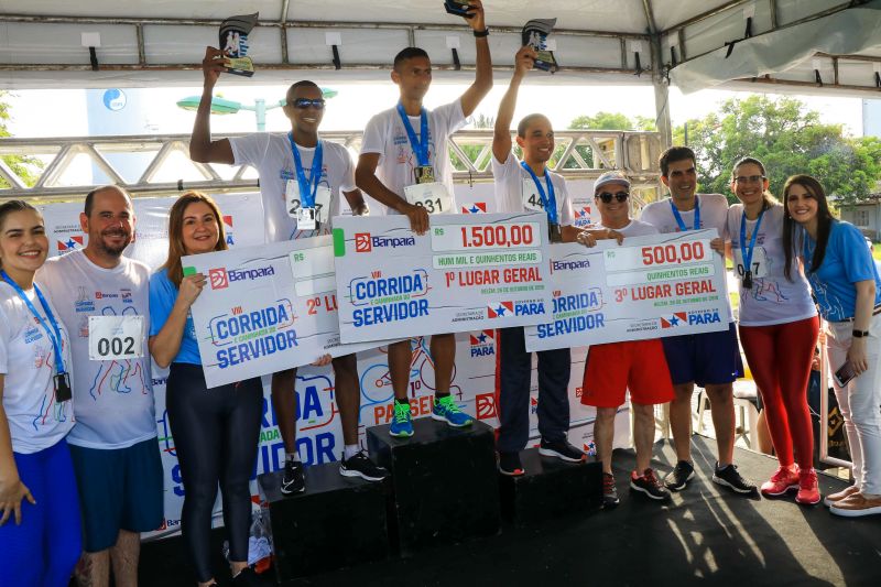 Entre as atividades realizadas em comemoração ao Dia do Servidor Público, o Governo do Pará promoveu, neste sábado (26), o evento esportivo, premiando os melhores colocados
Na foto: <div class='credito_fotos'>Foto: Jader Paes / Agência Pará   |   <a href='/midias/2019/originais/5600_c0f5c8fc-a755-0d62-eba8-a062443cb6c7.jpg' download><i class='fa-solid fa-download'></i> Download</a></div>