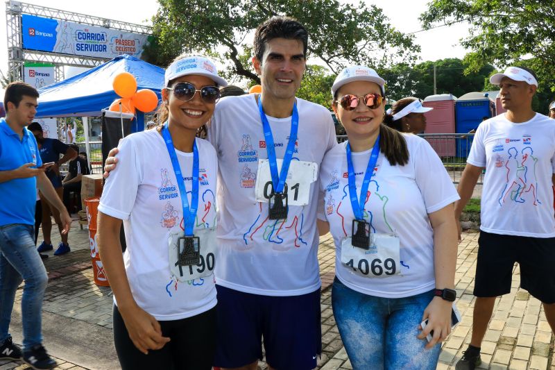 Entre as atividades realizadas em comemoração ao Dia do Servidor Público, o Governo do Pará promoveu, neste sábado (26), o evento esportivo, premiando os melhores colocados
Na foto: <div class='credito_fotos'>Foto: Jader Paes / Agência Pará   |   <a href='/midias/2019/originais/5600_c8ea3e65-3c31-c9bd-2887-bd4cfb983310.jpg' download><i class='fa-solid fa-download'></i> Download</a></div>