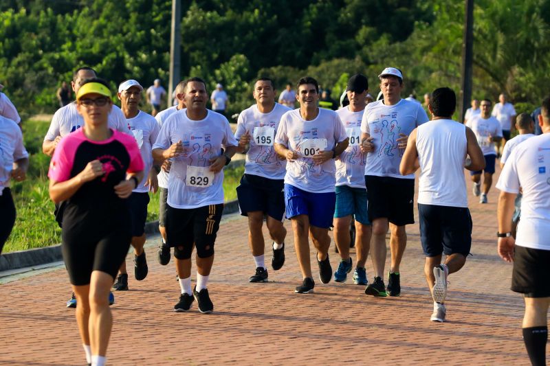 Mais de mil servidores acordaram bem cedinho e foram até o Utinga participar do evento