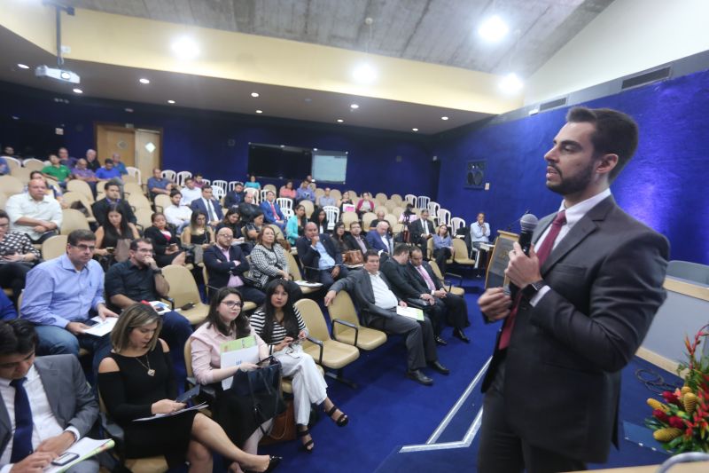 A Auditoria Geral do Estado (AGE) lançou na terça-feira (29), no auditório da Federação das Indústrias do Pará (Fiepa), em Belém, o Programa Estadual de Capacitação de Fornecedores (PECF), uma iniciativa inovadora que busca o aperfeiçoamento dos contratos de obras e serviços prestados por empresas privadas a órgãos públicos. <div class='credito_fotos'>Foto: Alex Ribeiro / Ag. Pará   |   <a href='/midias/2019/originais/5617_282f7a3a-9b3b-4c28-5836-3ae1809e0551.jpg' download><i class='fa-solid fa-download'></i> Download</a></div>