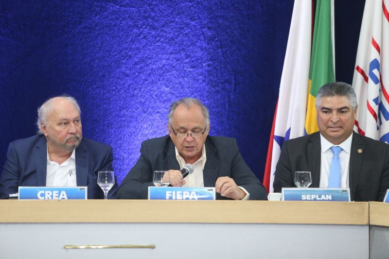 A Auditoria Geral do Estado (AGE) lançou na terça-feira (29), no auditório da Federação das Indústrias do Pará (Fiepa), em Belém, o Programa Estadual de Capacitação de Fornecedores (PECF), uma iniciativa inovadora que busca o aperfeiçoamento dos contratos de obras e serviços prestados por empresas privadas a órgãos públicos. <div class='credito_fotos'>Foto: Alex Ribeiro / Ag. Pará   |   <a href='/midias/2019/originais/5617_a65f9dcd-1315-4fc6-146d-77e7f19825a6.jpg' download><i class='fa-solid fa-download'></i> Download</a></div>