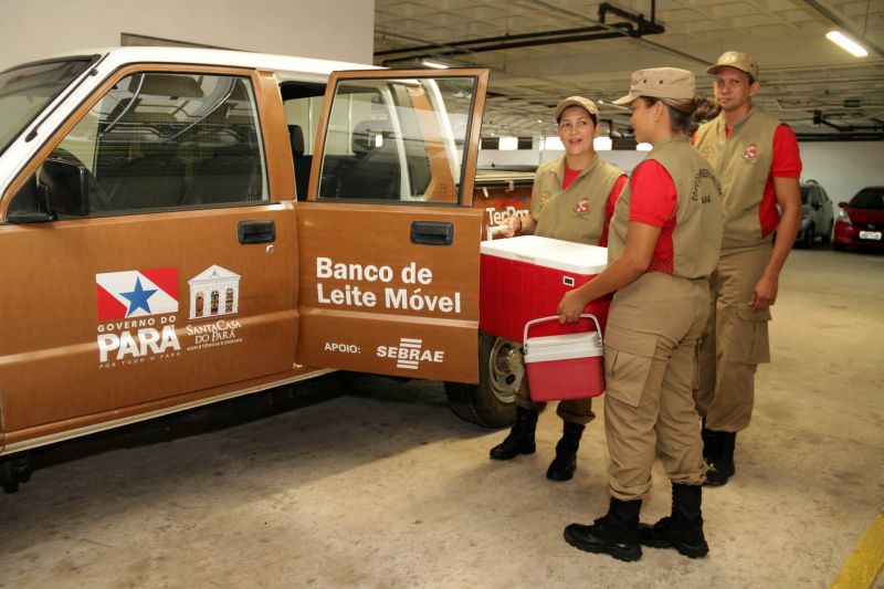 Doação de Leite (Saindo para rota para arrecadar  doações)  <div class='credito_fotos'>Foto: Bruno Cecim / Ag.Pará   |   <a href='/midias/2019/originais/5628_a1c0b4a9-d545-38f7-9b03-a22c295db4dd.jpg' download><i class='fa-solid fa-download'></i> Download</a></div>
