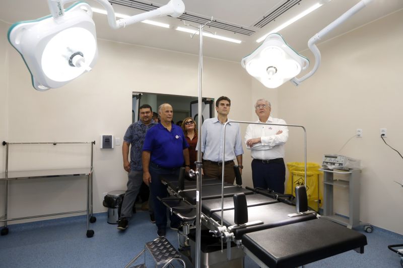 Nesta terça, dia 05, data em que Capanema completa 109 anos, o Estado inaugurou o Hospital Regional dos Caetés "Jorge Netto Costa"'. Estruturado com especialidade médica em traumatologia e cirurgia geral, o novo hospital se torna referência em assistência de média e alta complexidade, beneficiando a segunda região mais populosa do Estado, perdendo apenas para a região metropolitana de Belém. <div class='credito_fotos'>Foto: Marcelo Seabra / Ag. Pará   |   <a href='/midias/2019/originais/5635_bd7291f6-9c04-6be3-8010-6853a769d0fa.jpg' download><i class='fa-solid fa-download'></i> Download</a></div>
