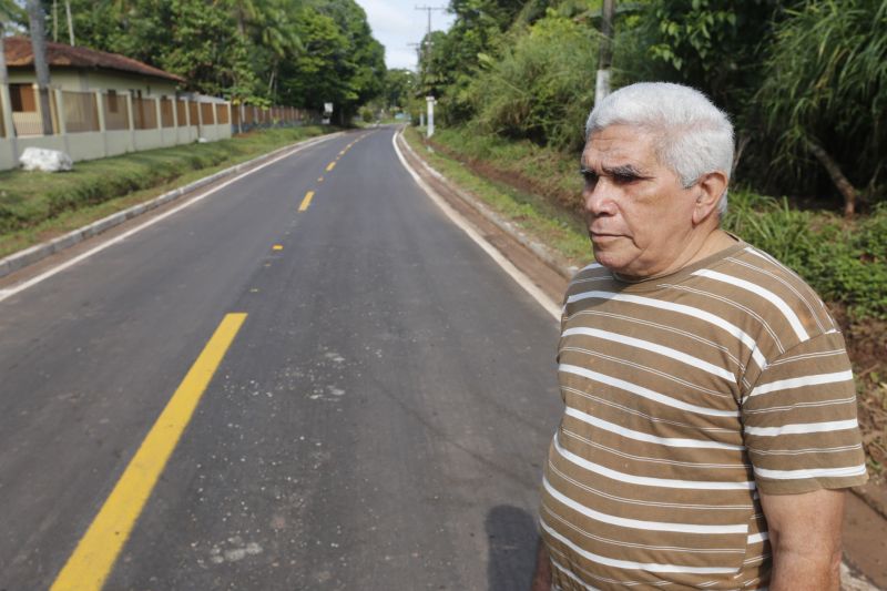 Avenida Camilo Pinto entregue a população de Benevides beneficia população. No ramo da floricultura, por exemplo, a nova PA404 proporciona mais eficiencia e qualidade aos produtores e consumidores.
Na foto: Floricultor Carlos Alberto Oliveira <div class='credito_fotos'>Foto: Marcelo Seabra / Ag. Pará   |   <a href='/midias/2019/originais/5648_a9bb4ac5-6255-9881-2559-14fdb4f4f658.jpg' download><i class='fa-solid fa-download'></i> Download</a></div>