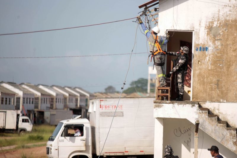 Uma operação integrada, coordenada pela Secretaria de Segurança Pública e Defesa Social do Pará (Segup), deu cumprimento, na manhã desta segunda-feira (11), ao mandado judicial de reintegração de posse do conjunto habitacional Pouso do Aracanga, localizado no bairro do Aurá, em Ananindeua, na Região Metropolitana de Belém. <div class='credito_fotos'>Foto: Bruno Cecim / Ag.Pará   |   <a href='/midias/2019/originais/5650_44800066-adaa-2b5a-f79c-37dd93614ab3.jpg' download><i class='fa-solid fa-download'></i> Download</a></div>