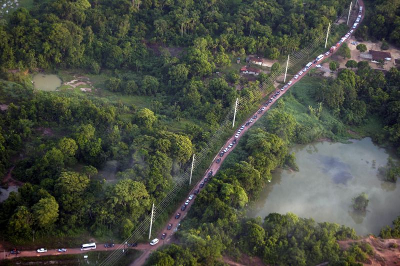 Uma operação integrada, coordenada pela Secretaria de Segurança Pública e Defesa Social do Pará (Segup), deu cumprimento, na manhã desta segunda-feira (11), ao mandado judicial de reintegração de posse do conjunto habitacional Pouso do Aracanga, localizado no bairro do Aurá, em Ananindeua, na Região Metropolitana de Belém. <div class='credito_fotos'>Foto: Bruno Cecim / Ag.Pará   |   <a href='/midias/2019/originais/5650_46ba368d-2586-4c29-b81d-b753ce478188.jpg' download><i class='fa-solid fa-download'></i> Download</a></div>