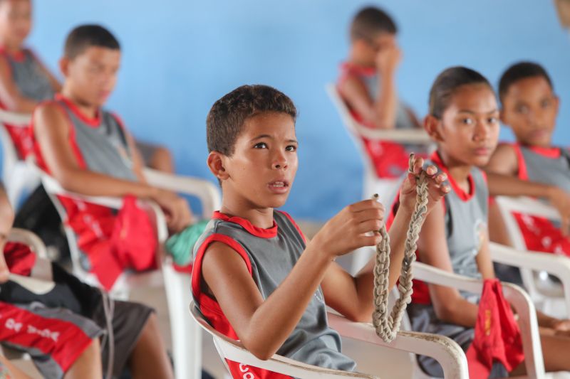 O Corpo de Bombeiros Militar contribui com a sociedade na formação básica do cidadão, inserido na política social do Governo do Estado. <div class='credito_fotos'>Foto: Alex Ribeiro / Ag. Pará   |   <a href='/midias/2019/originais/5653_bb9879f3-d889-e9e0-bdbc-b822ac4faddc.jpg' download><i class='fa-solid fa-download'></i> Download</a></div>