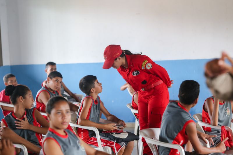 O Corpo de Bombeiros Militar contribui com a sociedade na formação básica do cidadão, inserido na política social do Governo do Estado. <div class='credito_fotos'>Foto: Alex Ribeiro / Ag. Pará   |   <a href='/midias/2019/originais/5653_ec3ce8e3-ee56-eb4e-9b90-fdba93dc2360.jpg' download><i class='fa-solid fa-download'></i> Download</a></div>