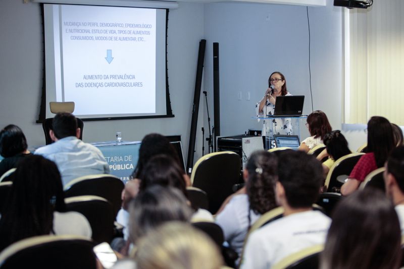 Sespa realiza primeiro evento da campanha Novembro Azul <div class='credito_fotos'>Foto: Ricardo Amanajás / Ag. Pará   |   <a href='/midias/2019/originais/5655_5f1179a2-c053-2007-d3dc-f6e9a1e06309.jpg' download><i class='fa-solid fa-download'></i> Download</a></div>