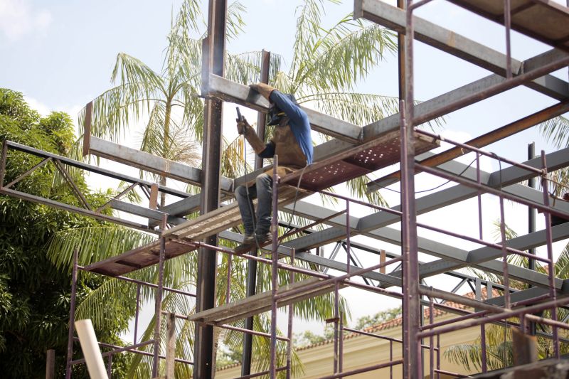 O fomento cultural a partir da preservação de prédios históricos é um dos objetivos da Secretaria de Estado de Cultura do Pará (Secult), que coordena um projeto de restauração e reforma de quatro espaços culturais na capital: Theatro da Paz, Museu do Estado do Pará (MEP), Palacete Faciola e Casa das Onze Janelas. Helder Moreira, diretor de patrimônio da Secult, explica que as obras, iniciadas em abril deste ano, devem seguir determinadas etapas.  <div class='credito_fotos'>Foto: Bruno Cecim / Ag.Pará   |   <a href='/midias/2019/originais/5656_24388817-539b-e418-520a-6176692bc09b.jpg' download><i class='fa-solid fa-download'></i> Download</a></div>