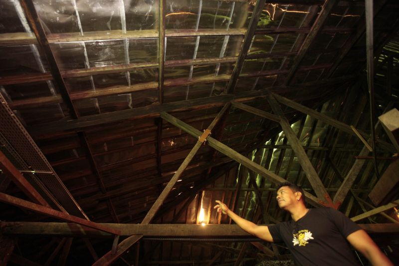 O fomento cultural a partir da preservação de prédios históricos é um dos objetivos da Secretaria de Estado de Cultura do Pará (Secult), que coordena um projeto de restauração e reforma de quatro espaços culturais na capital: Theatro da Paz, Museu do Estado do Pará (MEP), Palacete Faciola e Casa das Onze Janelas. Helder Moreira, diretor de patrimônio da Secult, explica que as obras, iniciadas em abril deste ano, devem seguir determinadas etapas.  <div class='credito_fotos'>Foto: Bruno Cecim / Ag.Pará   |   <a href='/midias/2019/originais/5656_5606e2e5-a0b9-2ea4-4cfd-18eecc58e00b.jpg' download><i class='fa-solid fa-download'></i> Download</a></div>