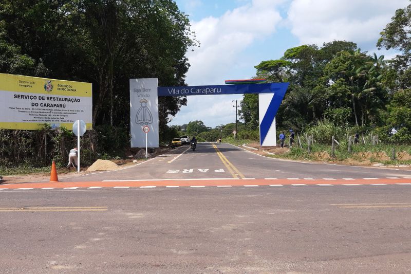 No próximo dia 8 de dezembro os devotos que forem prestar homenagens à Nossa Senhora da Conceição durante o Círio no Distrito de Caraparu vão encontrar a  principal via de acesso à Vila  (estrada do Caraparu) totalmente reconstruída. A vila faz parte do município de Santa Izabel do Pará, que fica há 45 quilômetros da capital paraense. Foram investidos na obra  R$ 3.126.344,46 do tesouro estadual.  <div class='credito_fotos'>Foto: Jader Paes / Agência Pará   |   <a href='/midias/2019/originais/5657_51864b49-6d39-5a27-3d1a-887e77e38c4c.jpg' download><i class='fa-solid fa-download'></i> Download</a></div>