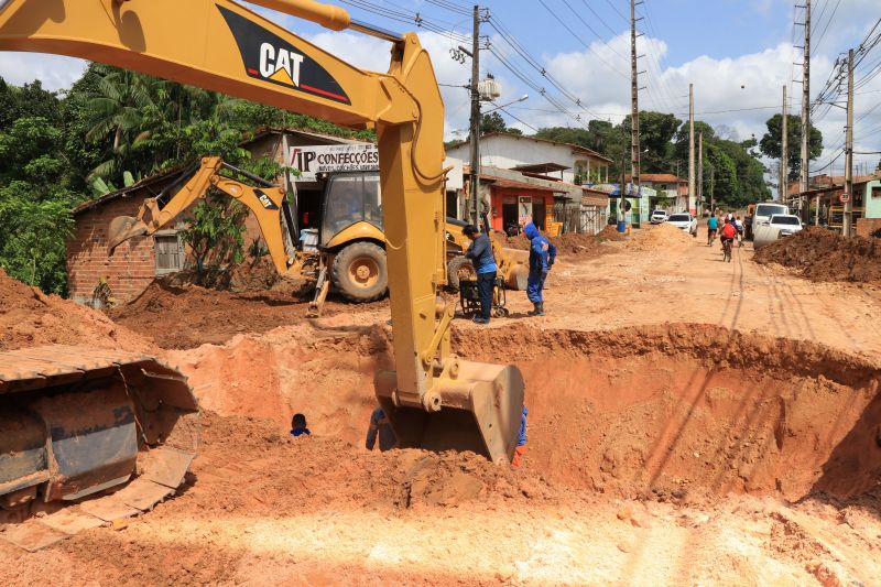 Há várias décadas a rotina de alagamentos constantes se repetia para os moradores do quilometro 02 da PA 140 no município de Santa Izabel, no nordeste paraense, pois toda chuva ou subida de maré as águas do Igarapé Tatu, às margens da rodovia transbordava. <div class='credito_fotos'>Foto: Jader Paes / Agência Pará   |   <a href='/midias/2019/originais/5658_420305c8-dc6c-e01e-ad98-f96cc09a7e19.jpg' download><i class='fa-solid fa-download'></i> Download</a></div>