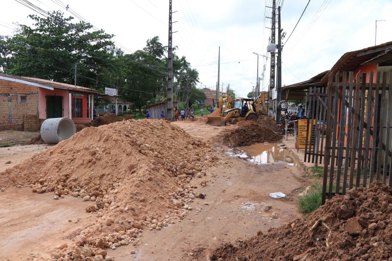 Há várias décadas a rotina de alagamentos constantes se repetia para os moradores do quilometro 02 da PA 140 no município de Santa Izabel, no nordeste paraense, pois toda chuva ou subida de maré as águas do Igarapé Tatu, às margens da rodovia transbordava. <div class='credito_fotos'>Foto: Jader Paes / Agência Pará   |   <a href='/midias/2019/originais/5658_d52926fd-7a14-b621-07cd-cd39cd3c10d5.jpg' download><i class='fa-solid fa-download'></i> Download</a></div>