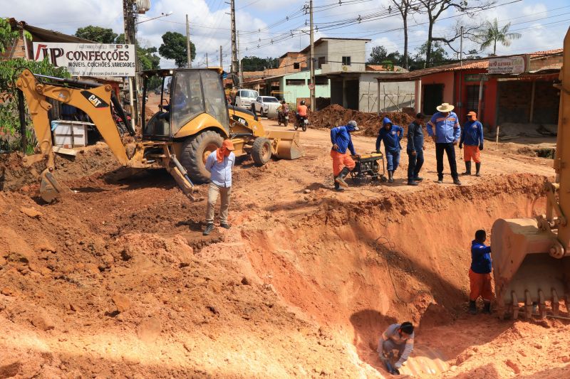 Há várias décadas a rotina de alagamentos constantes se repetia para os moradores do quilometro 02 da PA 140 no município de Santa Izabel, no nordeste paraense, pois toda chuva ou subida de maré as águas do Igarapé Tatu, às margens da rodovia transbordava. <div class='credito_fotos'>Foto: Jader Paes / Agência Pará   |   <a href='/midias/2019/originais/5658_f65b585c-ad00-7c62-b07c-cfca57d066a7.jpg' download><i class='fa-solid fa-download'></i> Download</a></div>