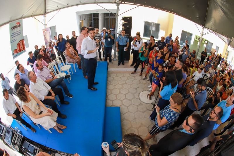 Moradores da comunidade Taboquinha, em Icoaraci, região metropolitana de Belém, receberam, nesta quinta-feira (14), unidades habitacionais e cheques moradias no valor de R$ 14 mil cada do Governo do Pará, através da Companhia de Habitação do Estado (Cohab). <div class='credito_fotos'>Foto: Marco Santos / Ag. Pará   |   <a href='/midias/2019/originais/5660_927f0966-6446-552c-4150-51473a9467bb.jpg' download><i class='fa-solid fa-download'></i> Download</a></div>