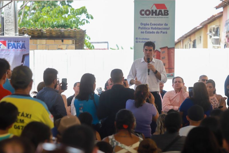 Moradores da comunidade Taboquinha, em Icoaraci, região metropolitana de Belém, receberam, nesta quinta-feira (14), unidades habitacionais e cheques moradias no valor de R$ 14 mil cada do Governo do Pará, através da Companhia de Habitação do Estado (Cohab). <div class='credito_fotos'>Foto: Marco Santos / Ag. Pará   |   <a href='/midias/2019/originais/5660_e9213c20-8068-23a4-a437-03bf46b13e47.jpg' download><i class='fa-solid fa-download'></i> Download</a></div>