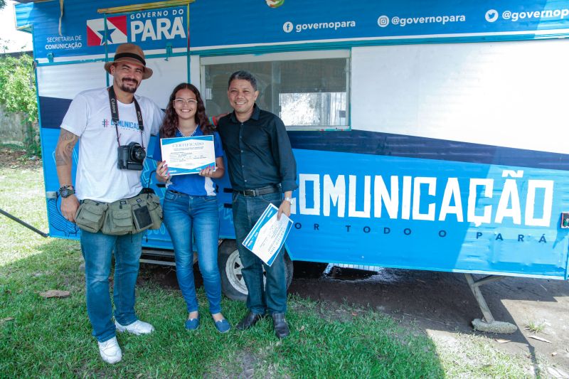 Termino da Oficina de Fotografia no Bairro da Cabanagem ( TerPaz ). <div class='credito_fotos'>Foto: Jader Paes / Agência Pará   |   <a href='/midias/2019/originais/5661_82e12373-70e2-5941-7902-23b64dd5821b.jpg' download><i class='fa-solid fa-download'></i> Download</a></div>