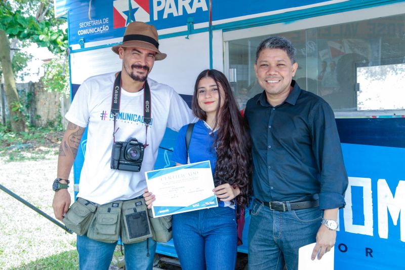 Termino da Oficina de Fotografia no Bairro da Cabanagem ( TerPaz ). <div class='credito_fotos'>Foto: Jader Paes / Agência Pará   |   <a href='/midias/2019/originais/5661_9125aab2-3f31-7cf0-1933-c307d2368950.jpg' download><i class='fa-solid fa-download'></i> Download</a></div>