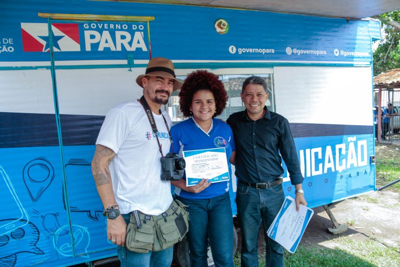 Termino da Oficina de Fotografia no Bairro da Cabanagem ( TerPaz ). <div class='credito_fotos'>Foto: Jader Paes / Agência Pará   |   <a href='/midias/2019/originais/5661_af5d4b4e-065d-4069-8350-0951fb39d3cc.jpg' download><i class='fa-solid fa-download'></i> Download</a></div>