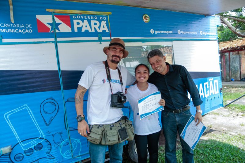 Termino da Oficina de Fotografia no Bairro da Cabanagem ( TerPaz ). <div class='credito_fotos'>Foto: Jader Paes / Agência Pará   |   <a href='/midias/2019/originais/5661_ca1a5fad-d4e1-03e1-6066-017d51ce737a.jpg' download><i class='fa-solid fa-download'></i> Download</a></div>