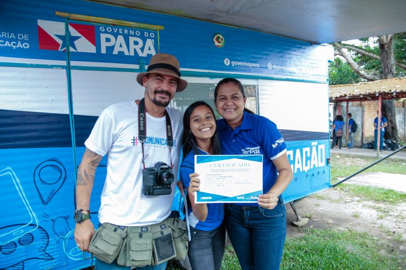 Termino da Oficina de Fotografia no Bairro da Cabanagem ( TerPaz ). <div class='credito_fotos'>Foto: Jader Paes / Agência Pará   |   <a href='/midias/2019/originais/5661_de92c2ba-1b00-f2f2-8956-2019ff56fe27.jpg' download><i class='fa-solid fa-download'></i> Download</a></div>