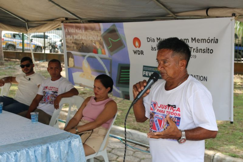 Uma manhã para lembrar, refletir e homenagear todos os vitimados pelo trânsito. Dezenas de pessoas se reuniram na área externa do Hospital Metropolitano de Urgência e Emergência (HMUE) neste domingo (17), em Belém, em um evento promovido pelo Departamento de Trânsito do Estado (Detran), que foi marcado pela emoção. A banda da Guarda Municipal de Trânsito (GBel) recepcionou os presentes com seu repertório. <div class='credito_fotos'>Foto: ASCOM / DETRAN   |   <a href='/midias/2019/originais/5672_f905d440-abb1-bce5-a45d-fd3d818864ef.jpg' download><i class='fa-solid fa-download'></i> Download</a></div>