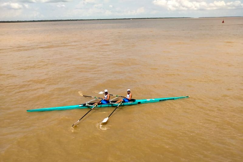 O domingo ensolarado foi o cenário perfeito para a vitória do Paysandu Sport Club no Campeonato Paraense de Remo, na manhã deste domingo (17). A quinta e última etapa da regata foi realizada na Estação das Docas, e contou com a presença de um grande público. A Associação de Remo Guajará e a Tuna Luso Brasileira ficaram em segundo e terceiro lugar, respectivamente. <div class='credito_fotos'>Foto: ASCOM / SEEL   |   <a href='/midias/2019/originais/5673_8810c34b-8e43-05fd-633d-16fa09947dcb.jpg' download><i class='fa-solid fa-download'></i> Download</a></div>