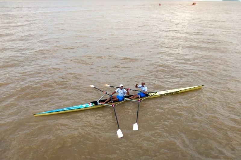 O domingo ensolarado foi o cenário perfeito para a vitória do Paysandu Sport Club no Campeonato Paraense de Remo, na manhã deste domingo (17). A quinta e última etapa da regata foi realizada na Estação das Docas, e contou com a presença de um grande público. A Associação de Remo Guajará e a Tuna Luso Brasileira ficaram em segundo e terceiro lugar, respectivamente. <div class='credito_fotos'>Foto: ASCOM / SEEL   |   <a href='/midias/2019/originais/5673_969eecf5-68ec-b3d7-a1b2-b128ca3ce0cb.jpg' download><i class='fa-solid fa-download'></i> Download</a></div>