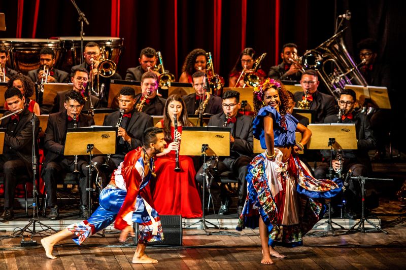 O Curso de Licenciatura Plena em Música da Universidade do Estado do Pará (Uepa) vai comemorar 30 anos de existência com a Semana do Músico 2019. A programação tem início nesta terça-feira (19), no Teatro Margarida Schivasappa, com o pré-lançamento do DVD da Banda da Uepa. Para participar da atividade, os interessados devem levar 2 Kg de alimentos não perecíveis para auxiliar a Creche Cordeirinho de Deus. <div class='credito_fotos'>Foto: Nailana Thiely / Ascom Uepa   |   <a href='/midias/2019/originais/5674_54c6761e-9f33-a2d0-c284-a66bb1d74159.jpg' download><i class='fa-solid fa-download'></i> Download</a></div>