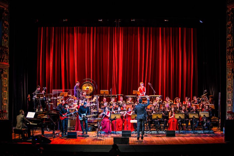 O Curso de Licenciatura Plena em Música da Universidade do Estado do Pará (Uepa) vai comemorar 30 anos de existência com a Semana do Músico 2019. A programação tem início nesta terça-feira (19), no Teatro Margarida Schivasappa, com o pré-lançamento do DVD da Banda da Uepa. Para participar da atividade, os interessados devem levar 2 Kg de alimentos não perecíveis para auxiliar a Creche Cordeirinho de Deus. <div class='credito_fotos'>Foto: Nailana Thiely / Ascom Uepa   |   <a href='/midias/2019/originais/5674_cd5fc81a-83ad-43be-c929-a8cf5ca05f75.jpg' download><i class='fa-solid fa-download'></i> Download</a></div>