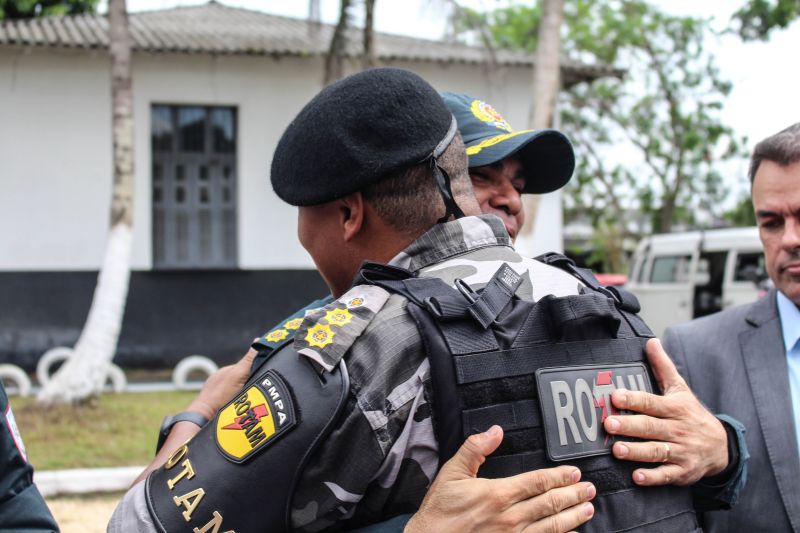 A Polícia Militar do Pará realizou, nesta segunda-feira (18), a cerimônia de celebração pelos 13 anos de criação do Batalhão de Polícia Tática (Bpot). Na ocasião, o Comando de Missões Especiais (CME) também encerrou o V Curso Operacional de Rotam (V COR), com a formatura de 37 novos "stives", como são conhecidos os concluintes do curso. Os militares agora estão habilitados em técnicas especializadas de policiamento ostensivo urbano. <div class='credito_fotos'>Foto: Ascom PMPA   |   <a href='/midias/2019/originais/5678_09934cff-1db0-aa11-b625-fd393ddb06c9.jpg' download><i class='fa-solid fa-download'></i> Download</a></div>
