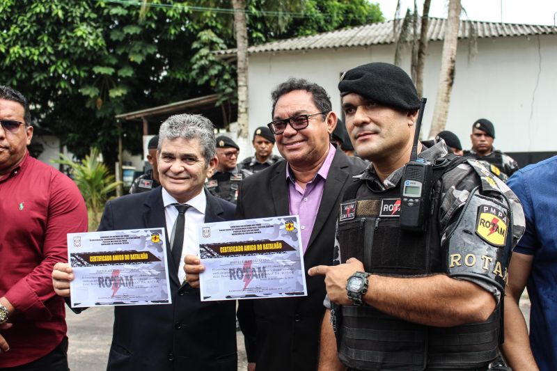 A Polícia Militar do Pará realizou, nesta segunda-feira (18), a cerimônia de celebração pelos 13 anos de criação do Batalhão de Polícia Tática (Bpot). Na ocasião, o Comando de Missões Especiais (CME) também encerrou o V Curso Operacional de Rotam (V COR), com a formatura de 37 novos "stives", como são conhecidos os concluintes do curso. Os militares agora estão habilitados em técnicas especializadas de policiamento ostensivo urbano. <div class='credito_fotos'>Foto: Ascom PMPA   |   <a href='/midias/2019/originais/5678_32668e67-5ed7-428d-0d11-089f4572b3d3.jpg' download><i class='fa-solid fa-download'></i> Download</a></div>