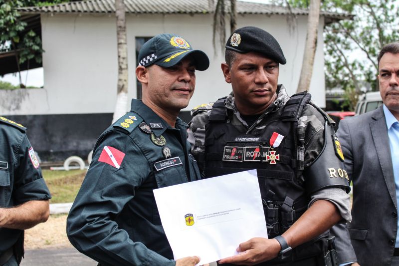A Polícia Militar do Pará realizou, nesta segunda-feira (18), a cerimônia de celebração pelos 13 anos de criação do Batalhão de Polícia Tática (Bpot). Na ocasião, o Comando de Missões Especiais (CME) também encerrou o V Curso Operacional de Rotam (V COR), com a formatura de 37 novos "stives", como são conhecidos os concluintes do curso. Os militares agora estão habilitados em técnicas especializadas de policiamento ostensivo urbano. <div class='credito_fotos'>Foto: Ascom PMPA   |   <a href='/midias/2019/originais/5678_62c1d60f-f3c3-e98b-0805-e30106b590ca.jpg' download><i class='fa-solid fa-download'></i> Download</a></div>