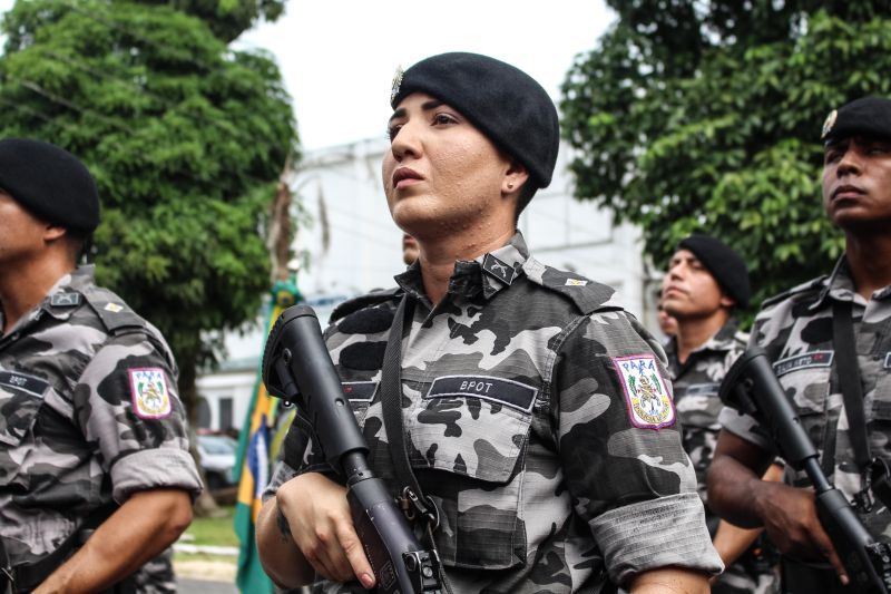 A Polícia Militar do Pará realizou, nesta segunda-feira (18), a cerimônia de celebração pelos 13 anos de criação do Batalhão de Polícia Tática (Bpot). Na ocasião, o Comando de Missões Especiais (CME) também encerrou o V Curso Operacional de Rotam (V COR), com a formatura de 37 novos "stives", como são conhecidos os concluintes do curso. Os militares agora estão habilitados em técnicas especializadas de policiamento ostensivo urbano. <div class='credito_fotos'>Foto: Ascom PMPA   |   <a href='/midias/2019/originais/5678_8f7d3cef-c259-bd57-e311-6dc7e94b6c5e.jpg' download><i class='fa-solid fa-download'></i> Download</a></div>