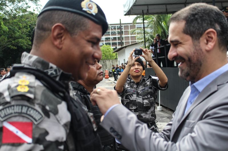 A Polícia Militar do Pará realizou, nesta segunda-feira (18), a cerimônia de celebração pelos 13 anos de criação do Batalhão de Polícia Tática (Bpot). Na ocasião, o Comando de Missões Especiais (CME) também encerrou o V Curso Operacional de Rotam (V COR), com a formatura de 37 novos "stives", como são conhecidos os concluintes do curso. Os militares agora estão habilitados em técnicas especializadas de policiamento ostensivo urbano. <div class='credito_fotos'>Foto: Ascom PMPA   |   <a href='/midias/2019/originais/5678_b34416cc-4edc-5e41-3ea5-9aded1eb0120.jpg' download><i class='fa-solid fa-download'></i> Download</a></div>