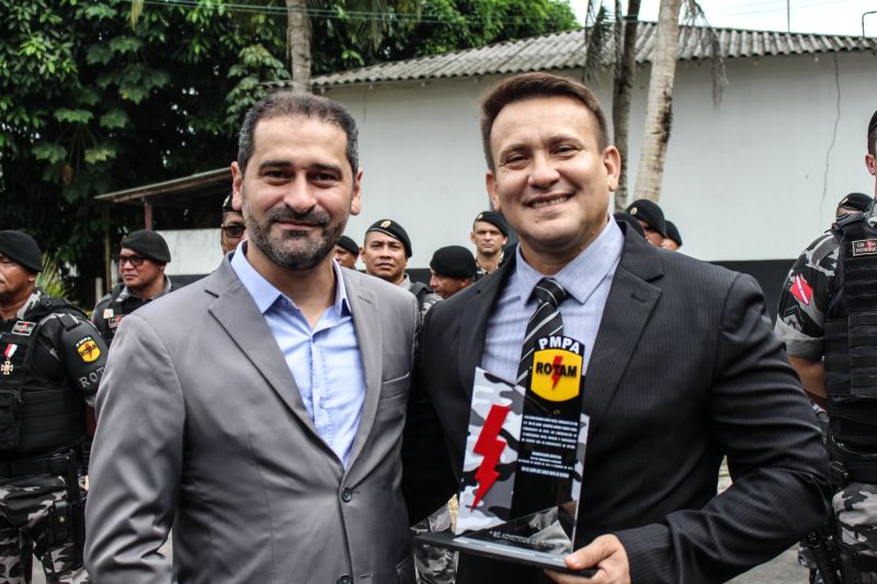 A Polícia Militar do Pará realizou, nesta segunda-feira (18), a cerimônia de celebração pelos 13 anos de criação do Batalhão de Polícia Tática (Bpot). Na ocasião, o Comando de Missões Especiais (CME) também encerrou o V Curso Operacional de Rotam (V COR), com a formatura de 37 novos "stives", como são conhecidos os concluintes do curso. Os militares agora estão habilitados em técnicas especializadas de policiamento ostensivo urbano. <div class='credito_fotos'>Foto: Ascom PMPA   |   <a href='/midias/2019/originais/5678_c0d1cd65-9af3-cae0-08ec-fbbf107ac054.jpg' download><i class='fa-solid fa-download'></i> Download</a></div>